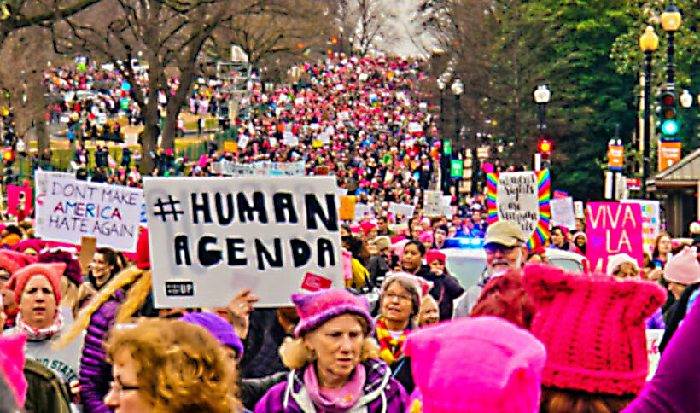 Aborto y fanatismo contra las mujeres