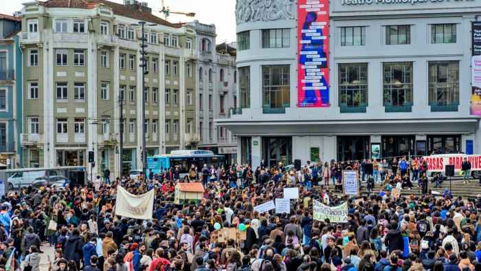 Manifestaciones masivas en Portugal exigen viviendas asequibles y dignas