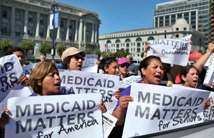 Millones de estadounidenses pierden la cobertura sanitaria por los recortes del gobierno