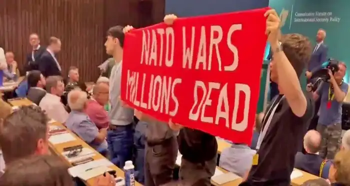 Grupos contra la guerra interrumpen Conferencia Seguridad Internacional en Irlanda