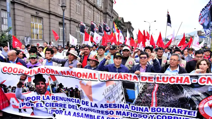 Convocan a nuevas marchas en Perú contra presidenta Boluarte