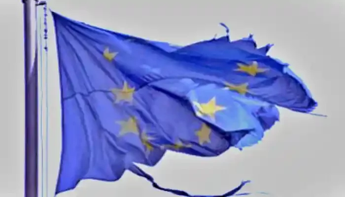 Bandera deshilachada de la UE