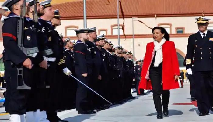 España cede y participa en la misión militar en el Mar Rojo