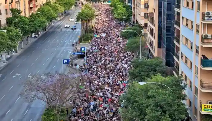 Mallorca: miles de manifestantes por una vivienda digna que el negocio turístico les arrebata