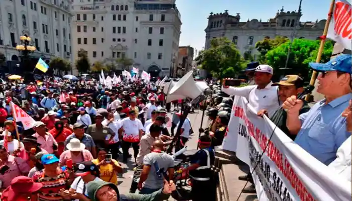 Foto de asamblea de la CGT de Perú