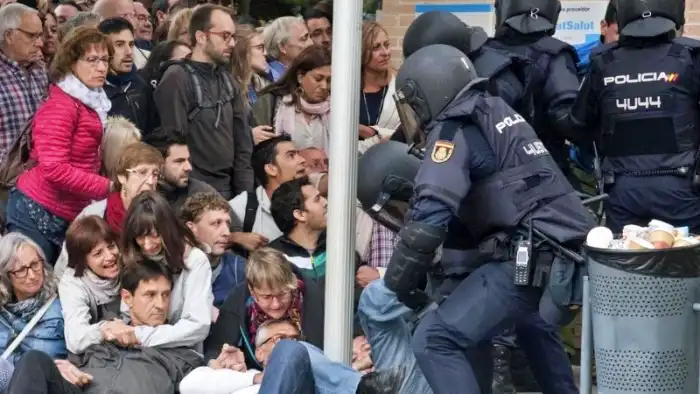 La amnistía en manos del poder judicial beneficia a la impunidad policial y la represión política