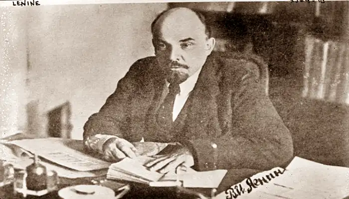 Leed a Lenin. Habla de nosotros