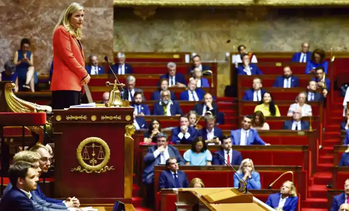 Alianza de Republicans y macronistas roba a la izquierda la presidencia de la Asamblea Nacional