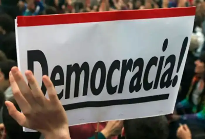 Defender a quien defiende: Protestar no es terrorismo; es nuestro derecho para alzar la voz