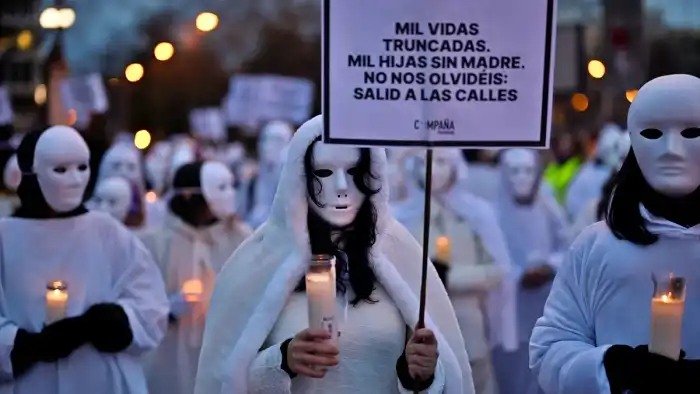 Éxito de las vigilias convocadas contra los feminicidios y la irresponsabilidad institucional