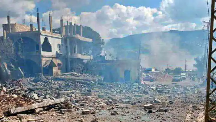 Israel amplía masivamente la guerra en Oriente Próximo y mata a casi 500 personas en Líbano
