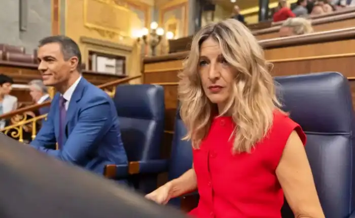 Pedro Sánchez y Yolanda Díaz en el Congreso. Imagen de archivo. — Eduardo Parra / Europa Press