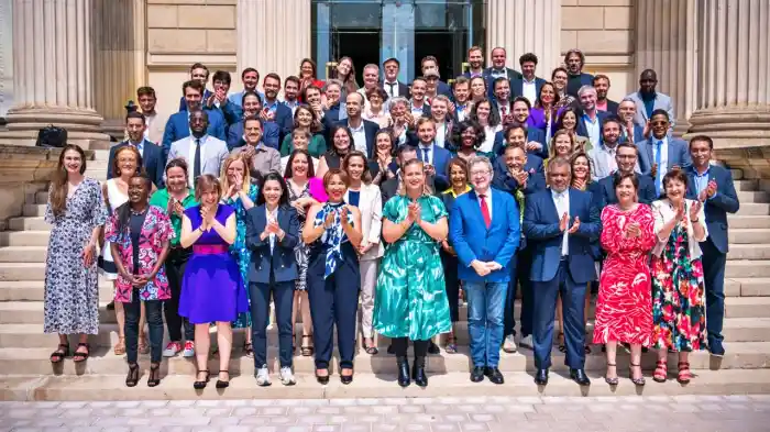 Francia Insumisa presenta 10 proyectos de ley por el cambio social