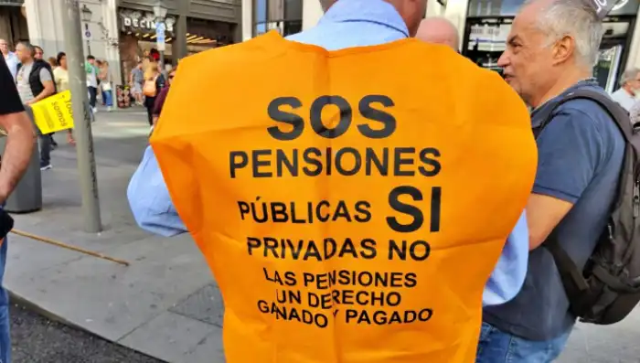 Foto de archivo de manifestantes pensionistas