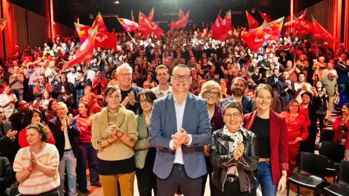 Comunistas de Bélgica plantean cómo construir un muro frente a la ultraderecha.