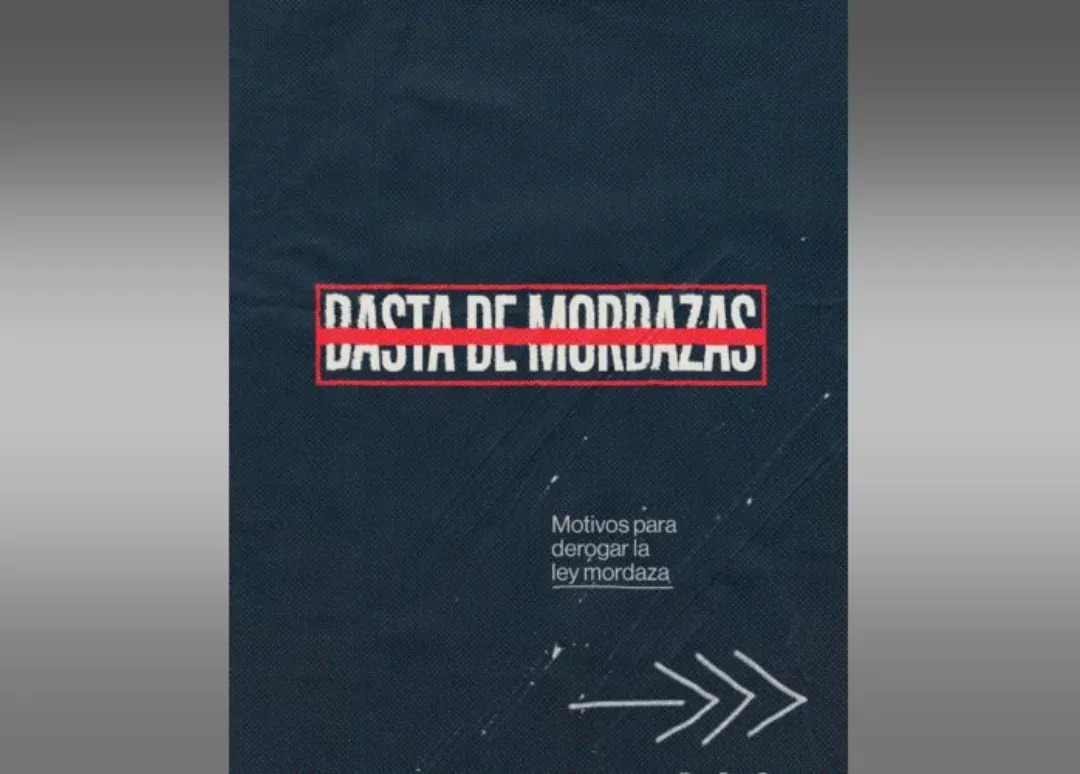 Cartel de la campaña BASTA DE MORDAZAS