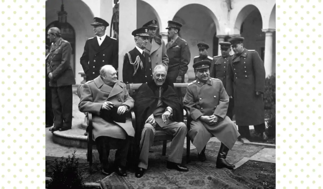 El primer ministro británico Winston Churchill, el presidente estadounidense Franklin Roosevelt y el líder soviético Joseph Stalin se reunieron en Yalta en febrero de 1945 para discutir su ocupación conjunta de Alemania y los planes para la Europa de posguerra. (Dominio público)