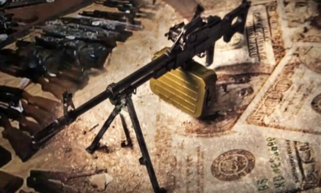 Armas sobre fondo de dinero y bonos crediticios