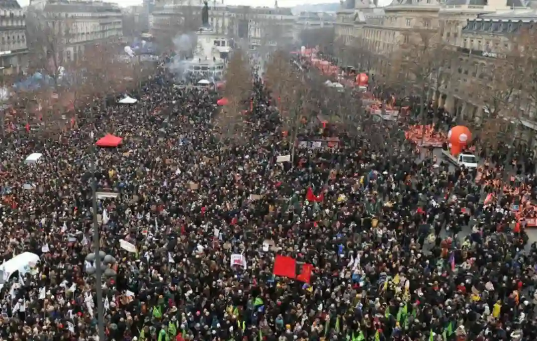 Convocatoria 1 de mayo en París