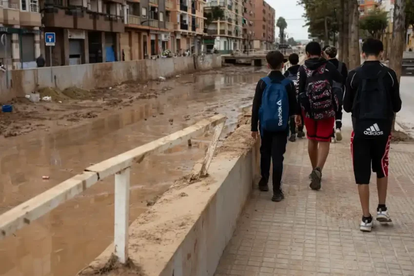 Los comités locales piden ser «parte activa» de la reconstrucción tras la Dana en su primera reunión con el Gobierno.