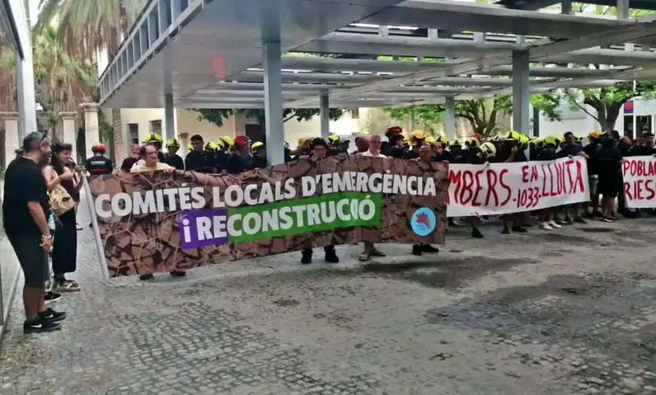 Los comités locales de reconstrucción exigen en la Diputación «participación real» en las instituciones y la dimisión de Mazón y su gobierno.