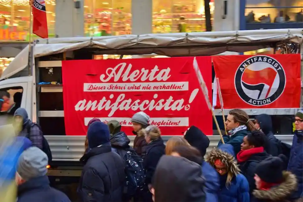 Cartel de la convocatoria de Porto Alegre para marzo