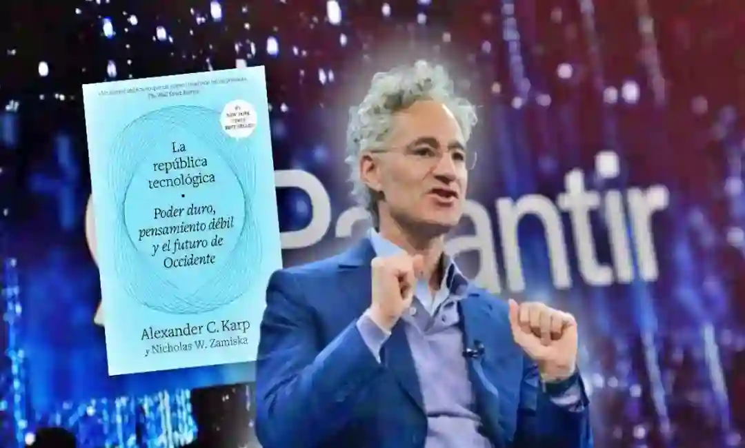 Foto de archivo de Alexander Karp y su libro